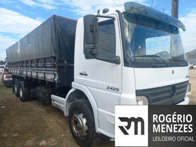 MERCEDES BENZ ATEGO 2425 2011