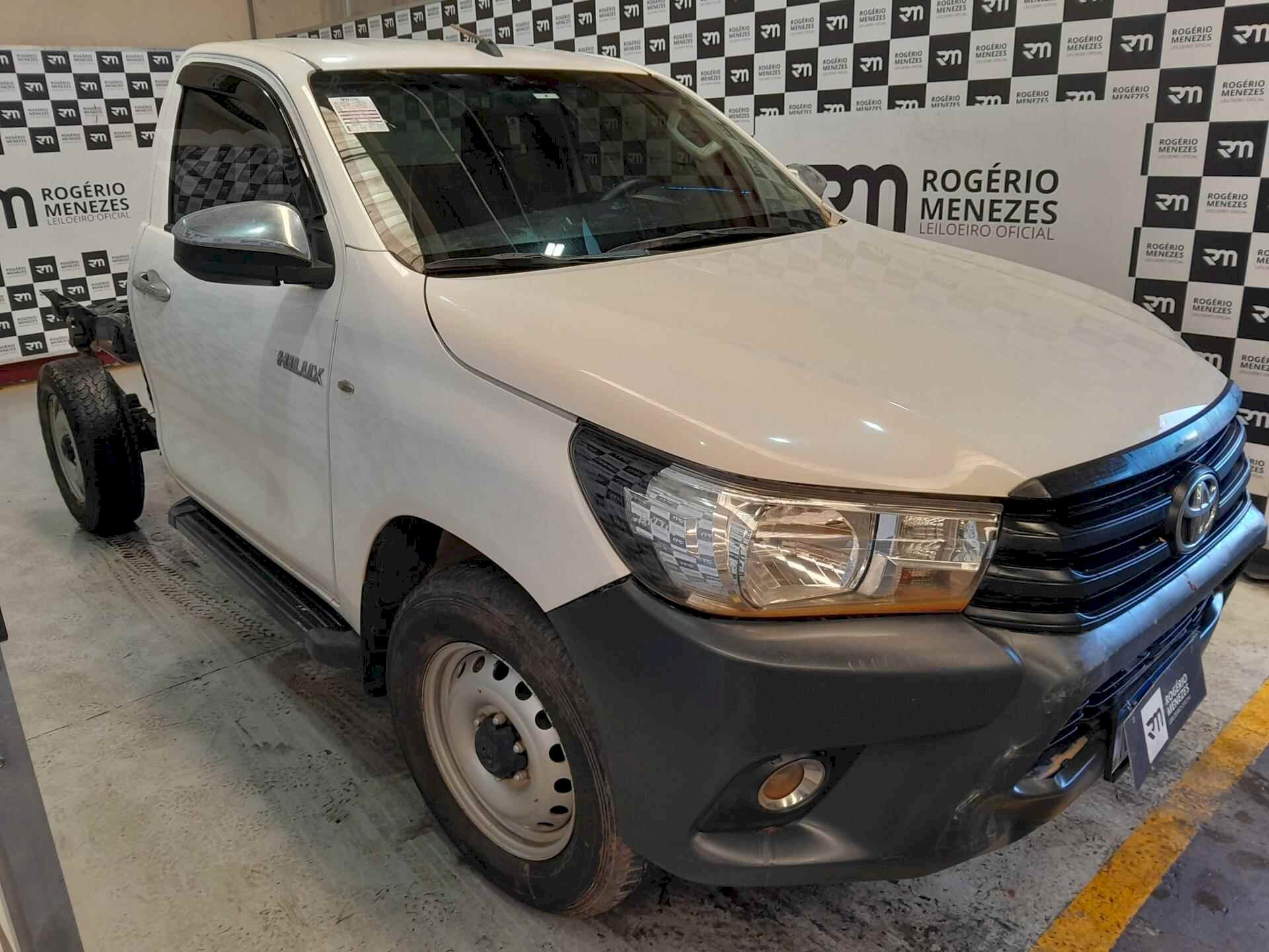 TOYOTA HILUX 2020