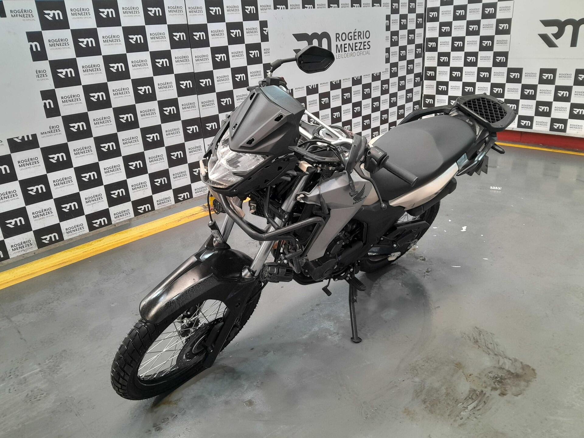 HONDA XRE 300 SAHARA ADV 2025