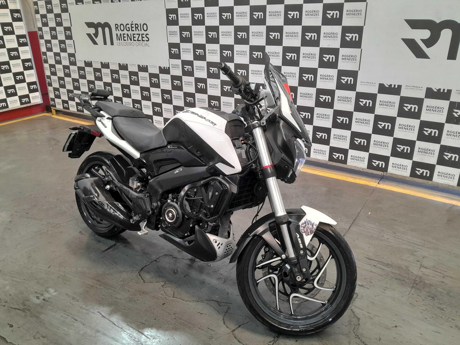 BAJAJ DOMINAR 400 2025